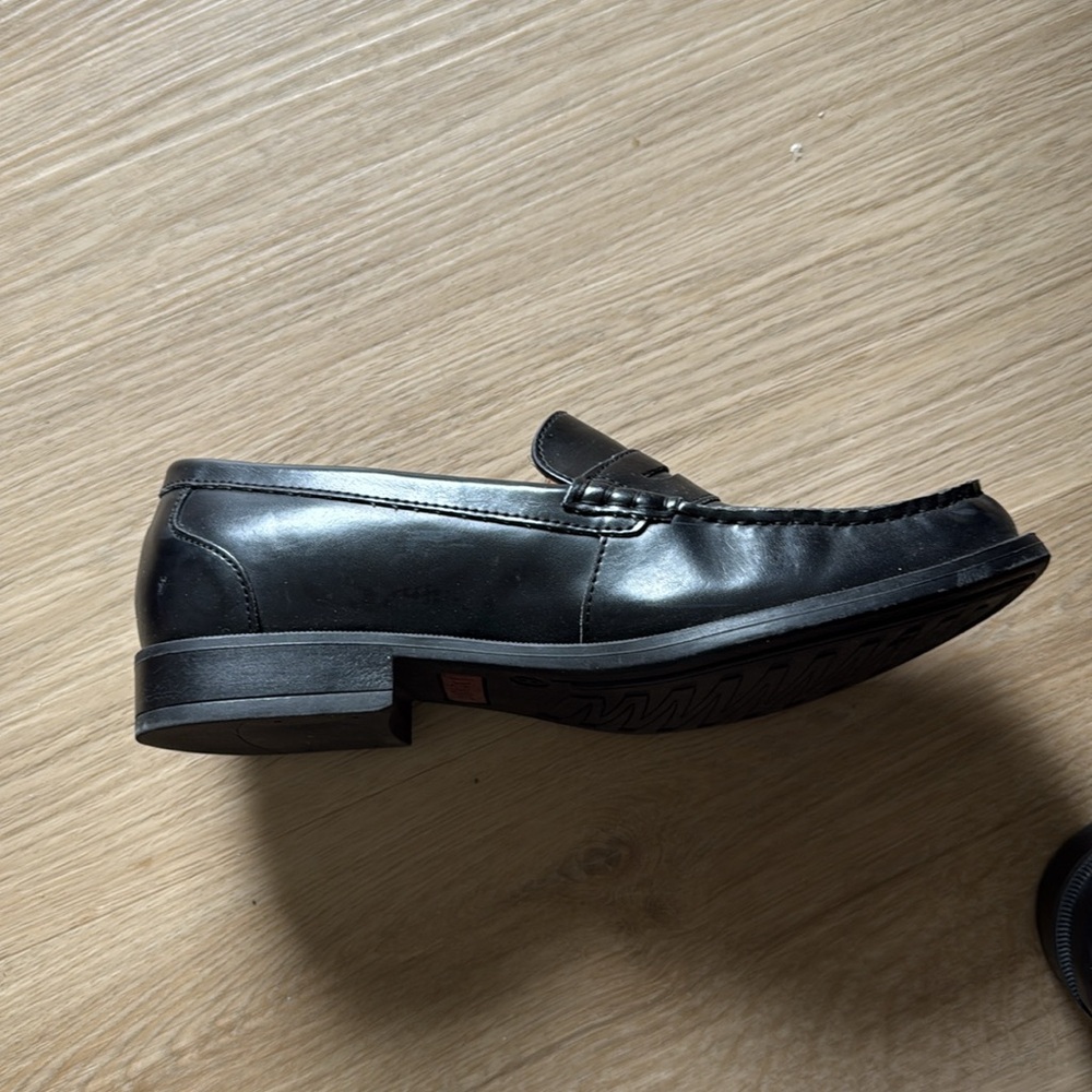 Dexter Classic Black Men's Slip-On Loafers - Picture 2 of 3